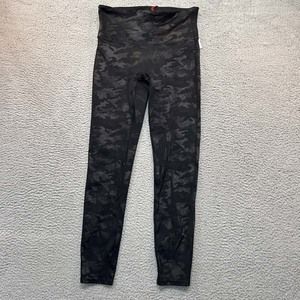 Spanx Leggings Womens Pedal Pusher Size Large Black Camo